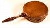 Dhyangro (tambour rond) et sa baguette